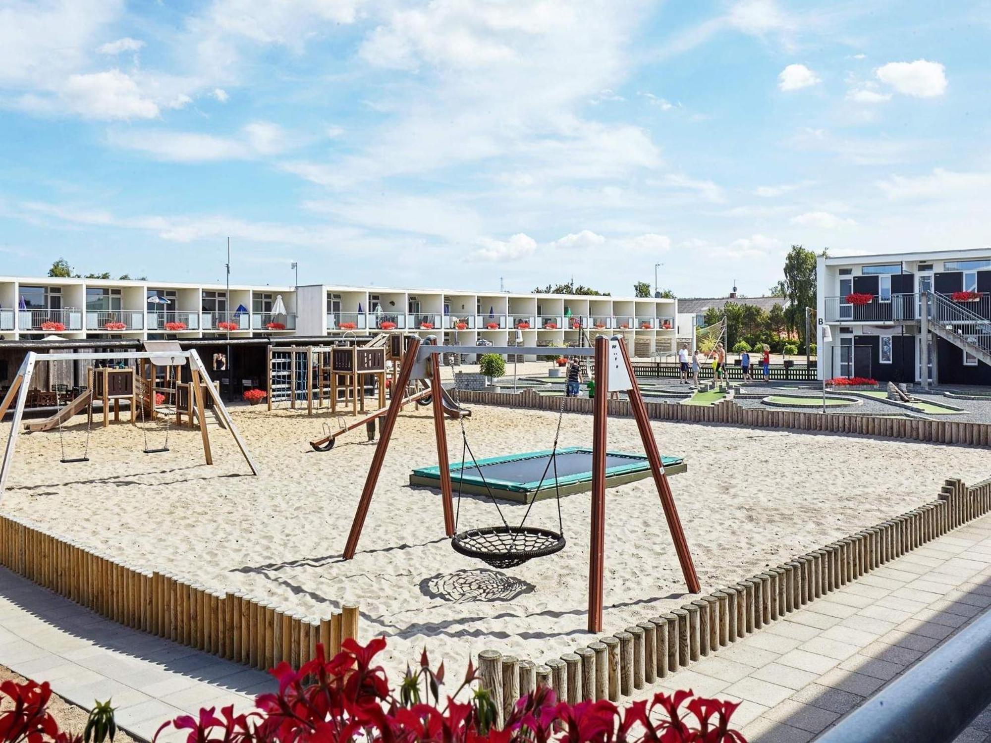 8 Person Holiday Home On A Holiday Park In Glesborg Eksteriør bilde